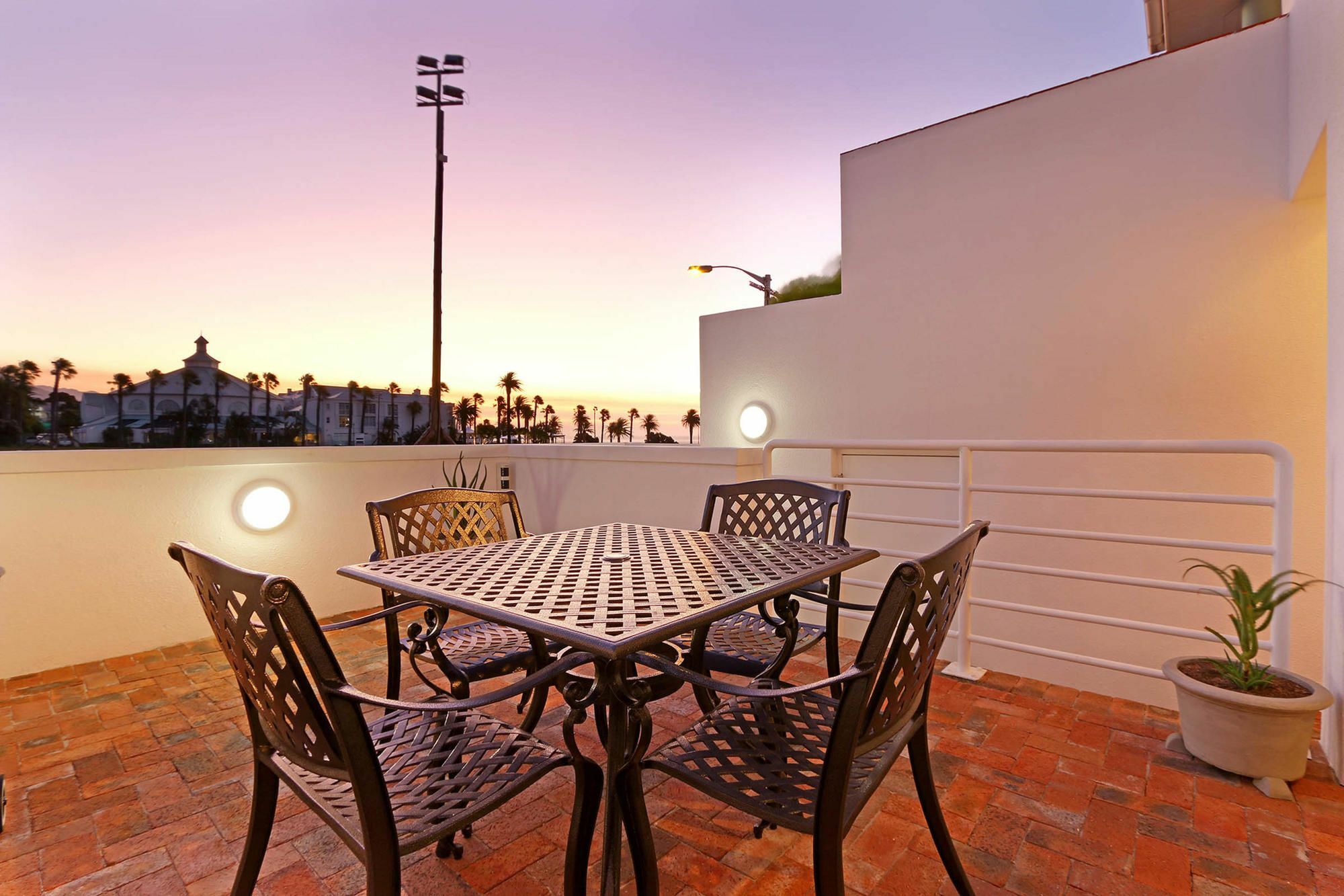 קייפטאון Camps Bay Beach Apartment מראה חיצוני תמונה